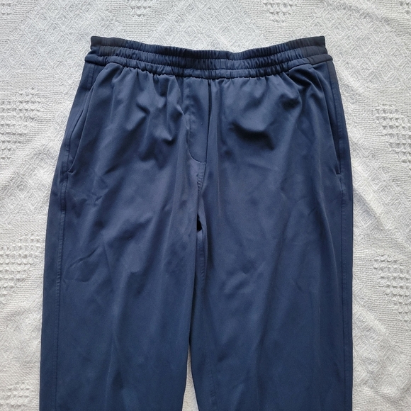 Lululemon Tapered-Leg Mid-Rise Casual Business Pant 7/8 Length - True Navy - Picture 4 of 11